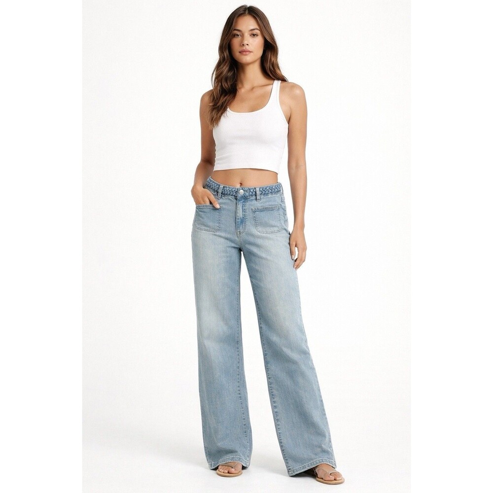 d.jeans Women’s Light Wash Wide Leg Jeans – Braided Waistband – Size 6